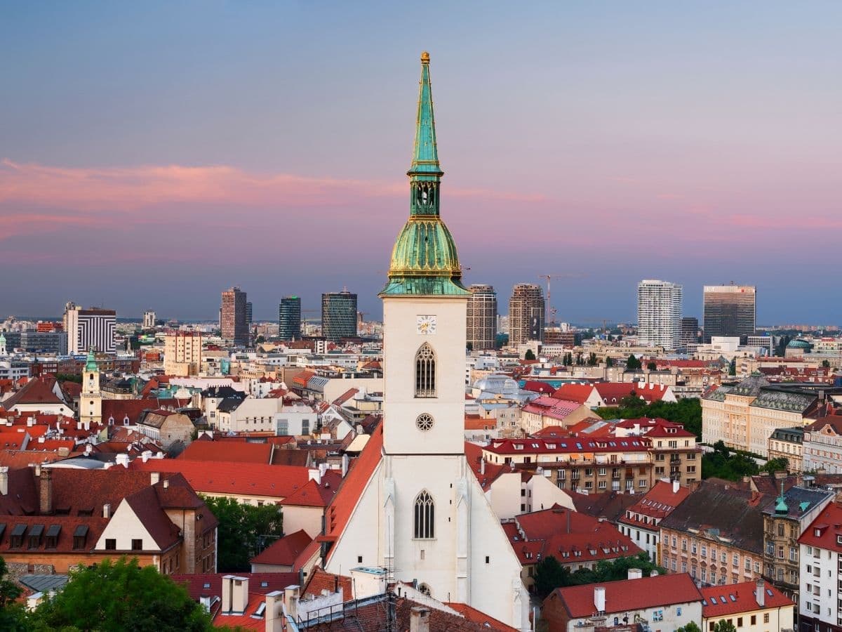 BRATİSLAVA - 9