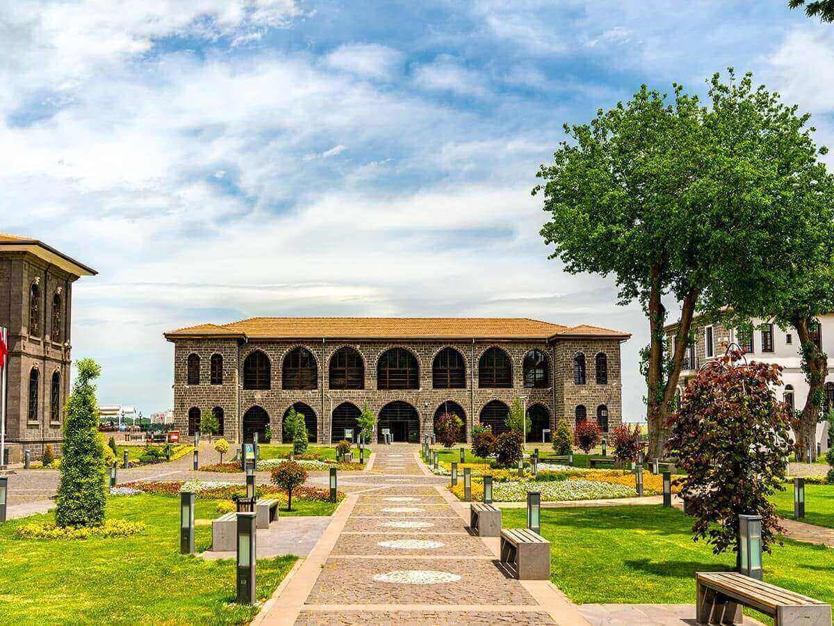 DİYARBAKIR VE ZERZEVAN KALESİ - 1