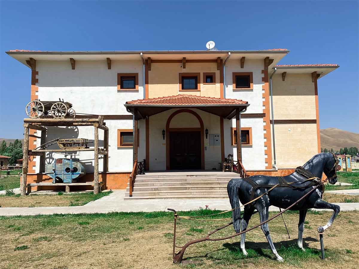 BAYBURT’UN ÇAĞDAŞ YÜZÜ: BAKSI VE KENAN YAVUZ MÜZESİ - 9