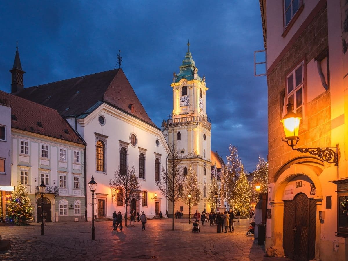 BRATİSLAVA - 15