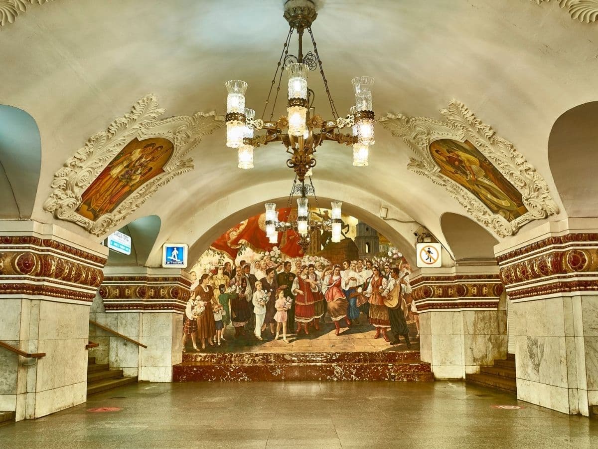 MOSKOVA PETERSBURG - 12