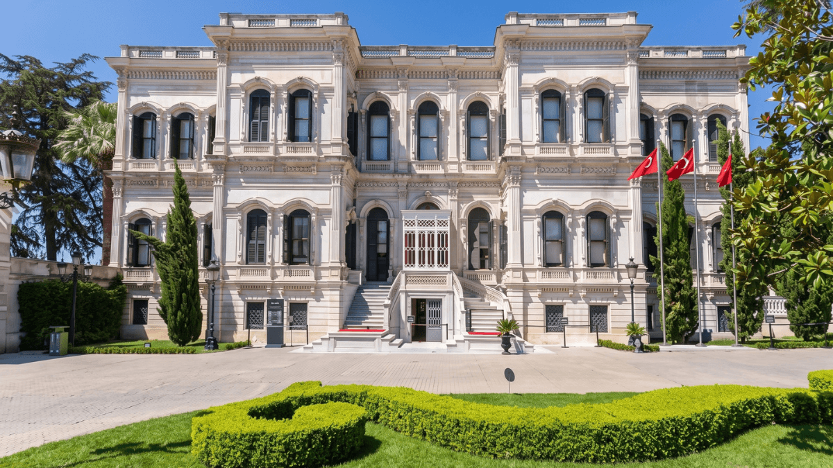 Yıldız Sarayı'nda Bir Gün