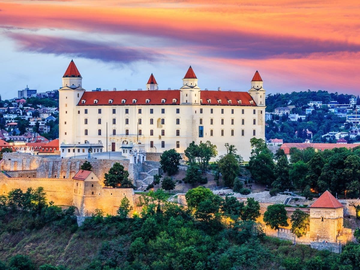 BRATİSLAVA